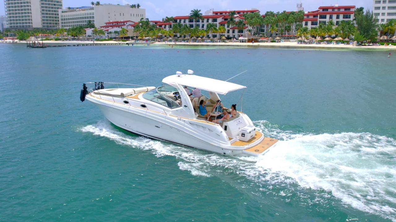 Sea Ray OASIS 38' Yacht