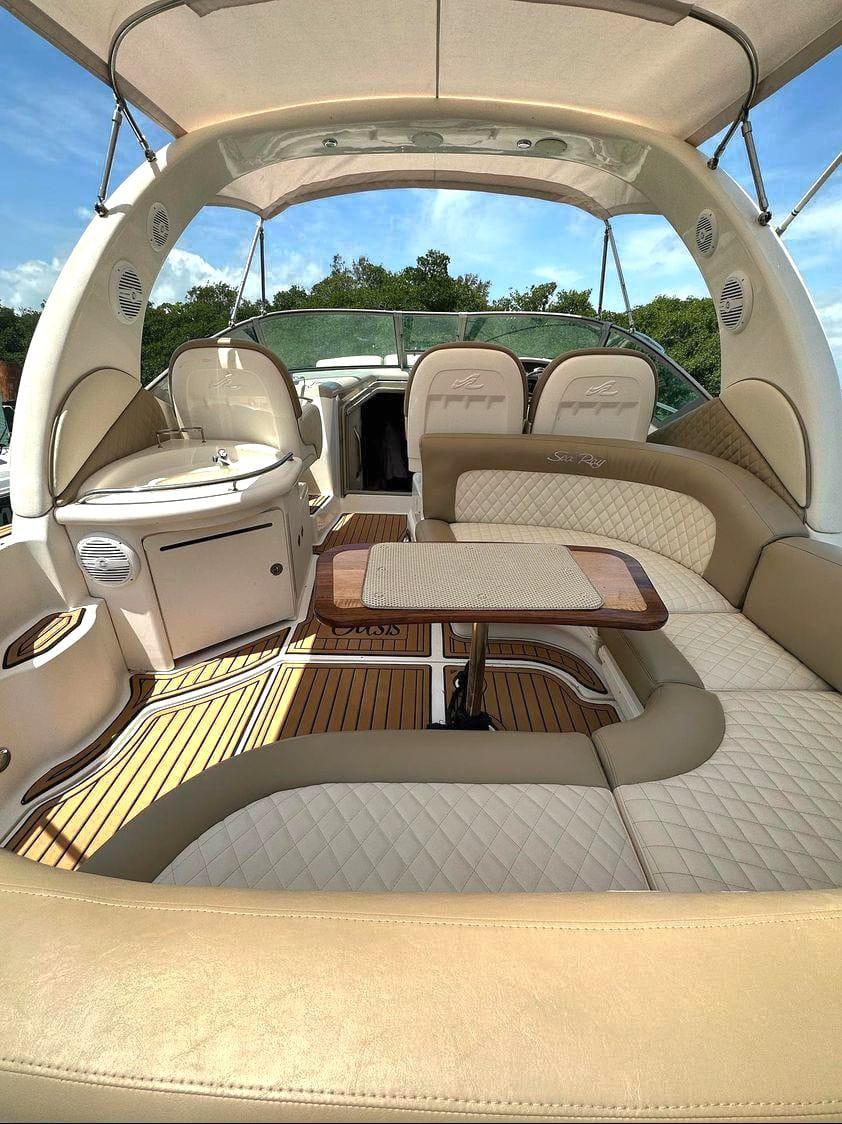 Sea Ray OASIS 38' Yacht